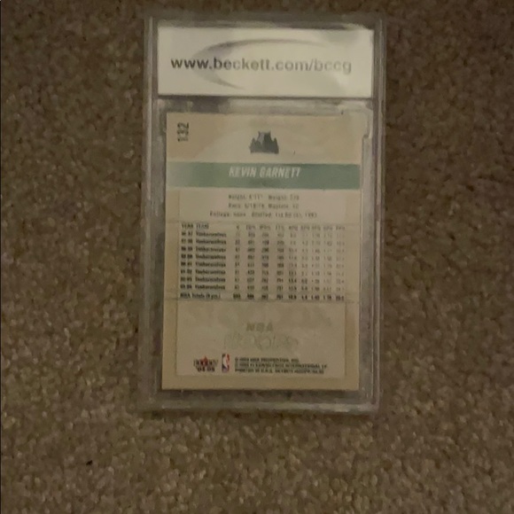 Kevin Garnett basketball card - Picture 2 of 2